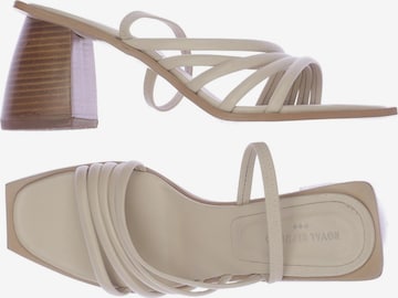 ROYAL REPUBLIQ Sandalen 41 in Beige: Vorderseite