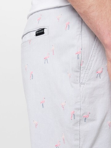 HOLLISTER Regular Shorts 'FLAMINGO' in Grau
