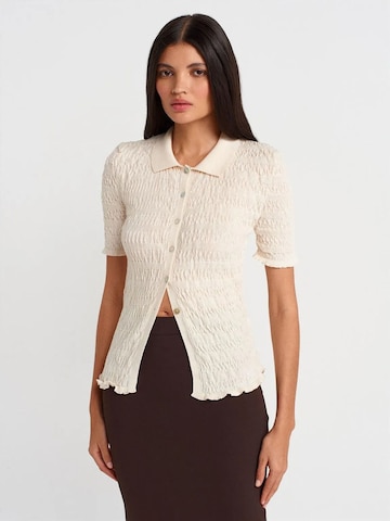 Cardigan 'Strickjacken' Dilvin en beige : devant