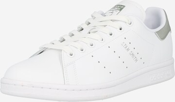 Sneaker bassa 'STAN SMITH' di ADIDAS ORIGINALS in bianco: frontale