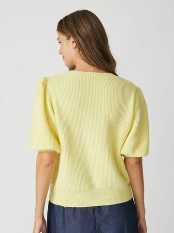 Cardigan 'Theresa' co'couture en jaune
