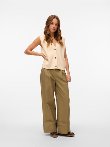 Wide Leg Pantalon à pince 'VMKora' VERO MODA en gris