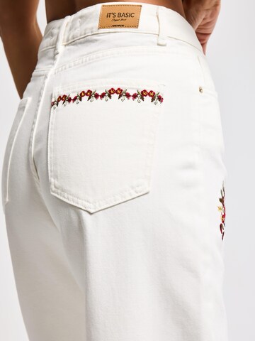 IT'S BASIC Regular Jeans 'STRAIGHT HIGH RISE JEANS' in Wit
