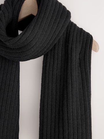 Next Šal | črna barva