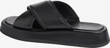 NEWD.Tamaris Mules in Black