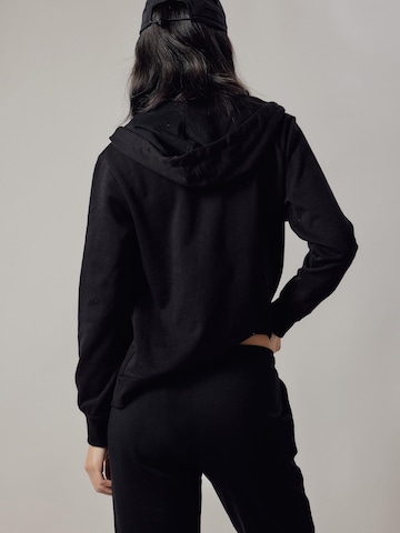 Felpa 'Felpa con Cappuccio e Zip' di OWN Off With Nature in nero