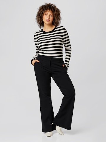 A LOT LESS Flared Broek 'CORA' in Zwart