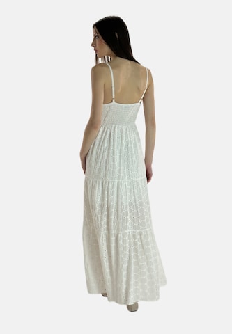 Elara Kjole i hvid