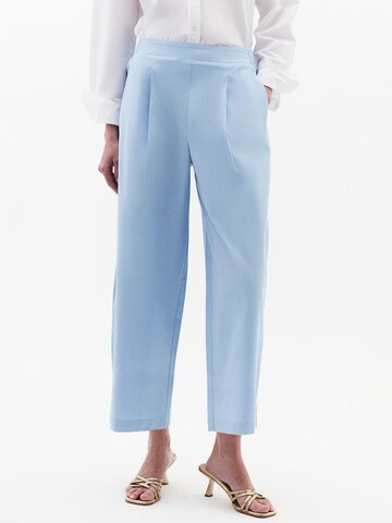 Baggy Pantaloni con pieghe di OXXO in blu: frontale