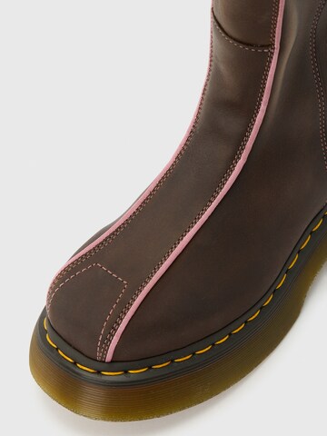 ruda Dr. Martens Auliniai 'Buzz'