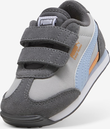Baskets PUMA en gris : devant