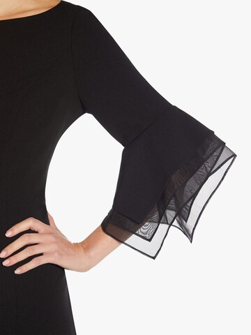 Adrianna Papell Knielanges Cocktailkleid 'Knit Crepe Tiered Sleeve Dress' in Schwarz