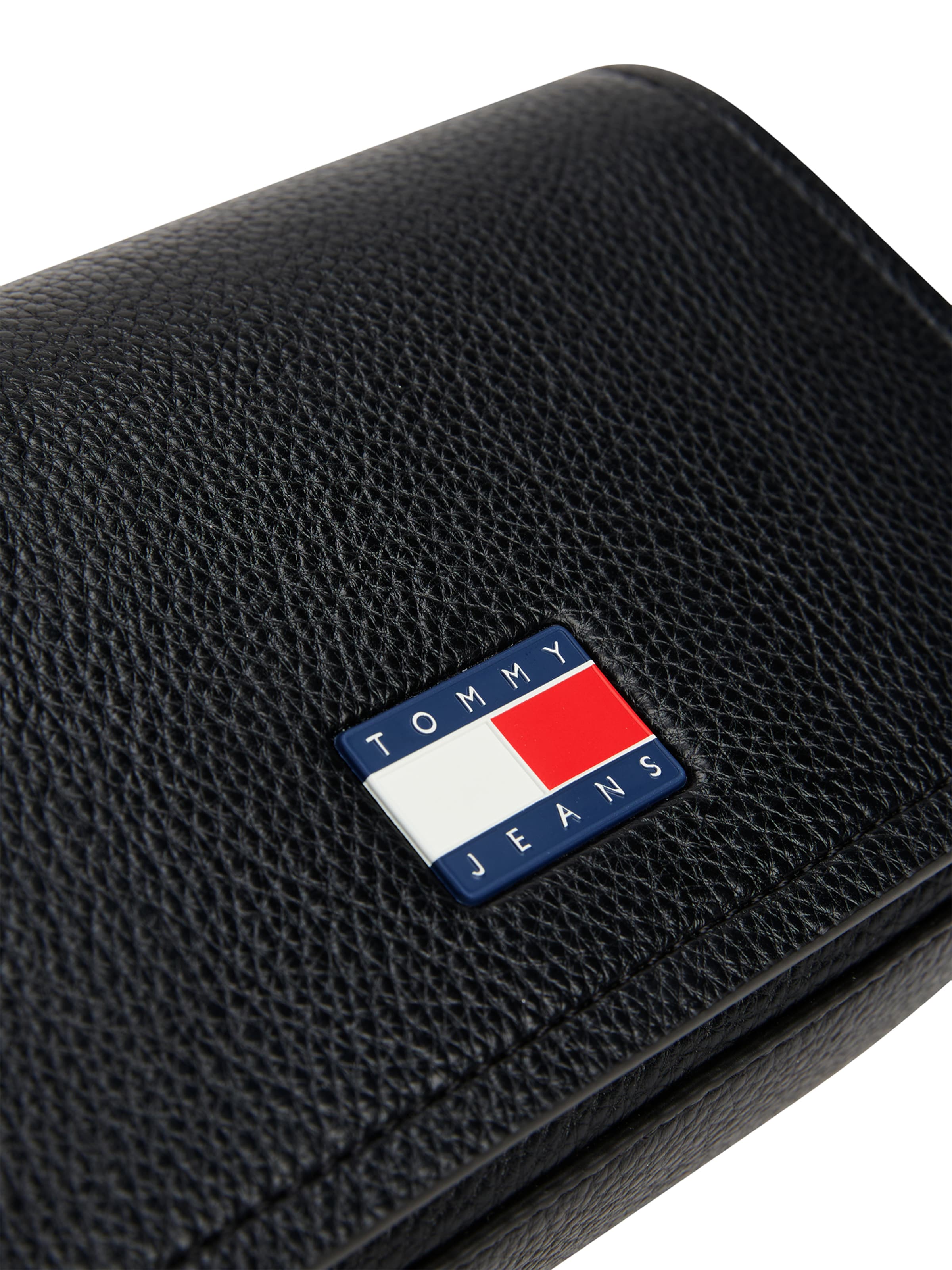 Tommy Jeans Torba za čez ramo 'MUST' | črna barva