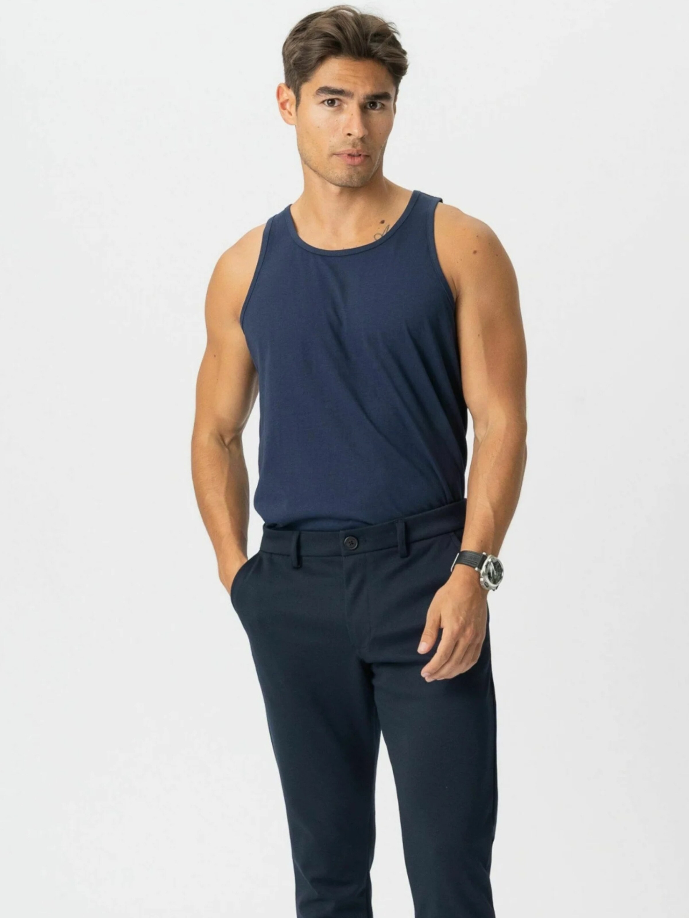 T-Shirt ' Basic Tanktop ' TEESHOPPEN en bleu : devant