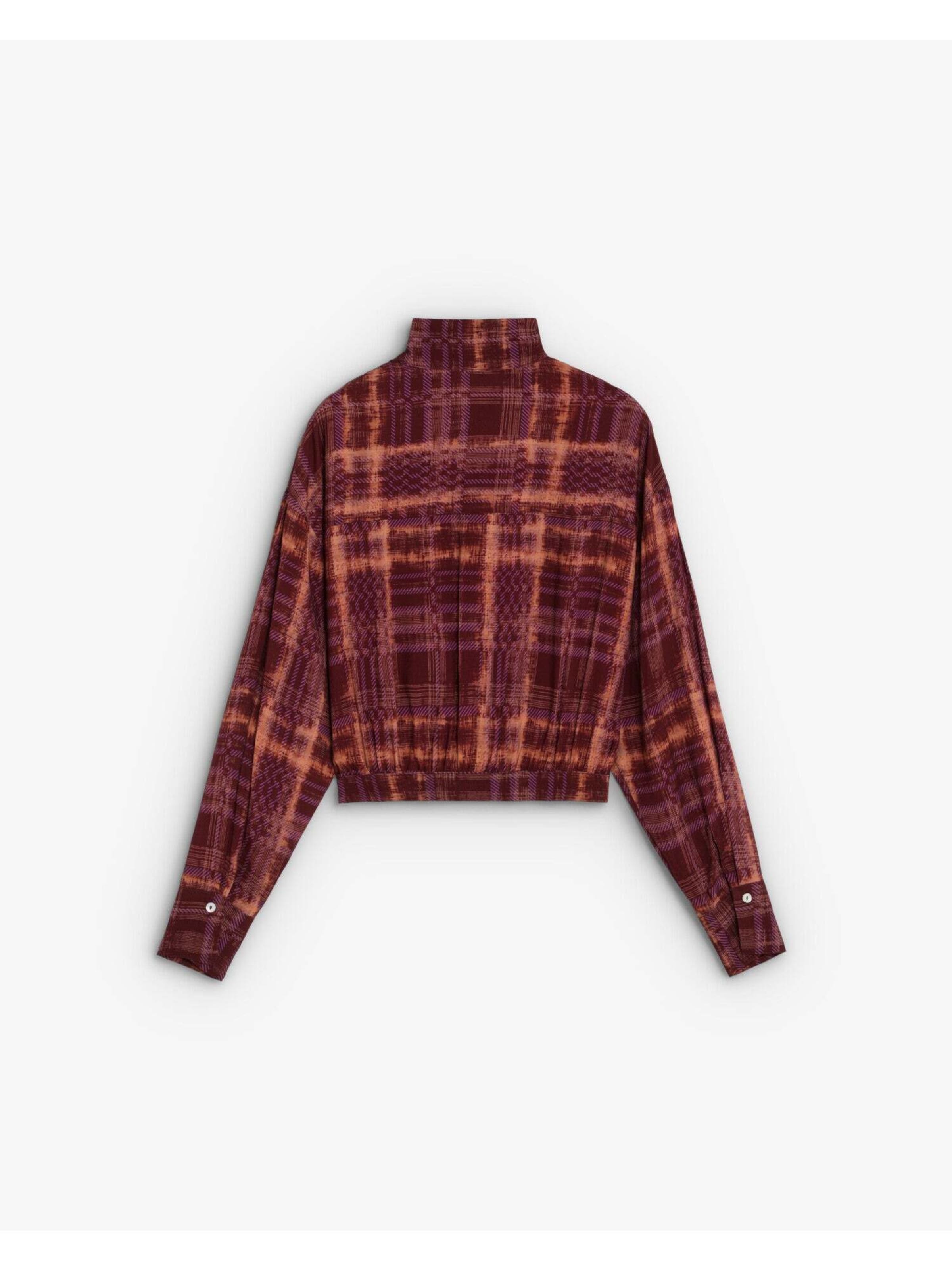 Tricou de la Scalpers pe roșu: spate