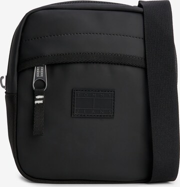 Tommy Jeans Crossbody Bag in Black: front