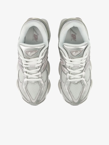 Scarpa sportiva di new balance in grigio