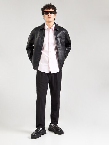 Coupe regular Chemise 'Rash' BOSS en rose