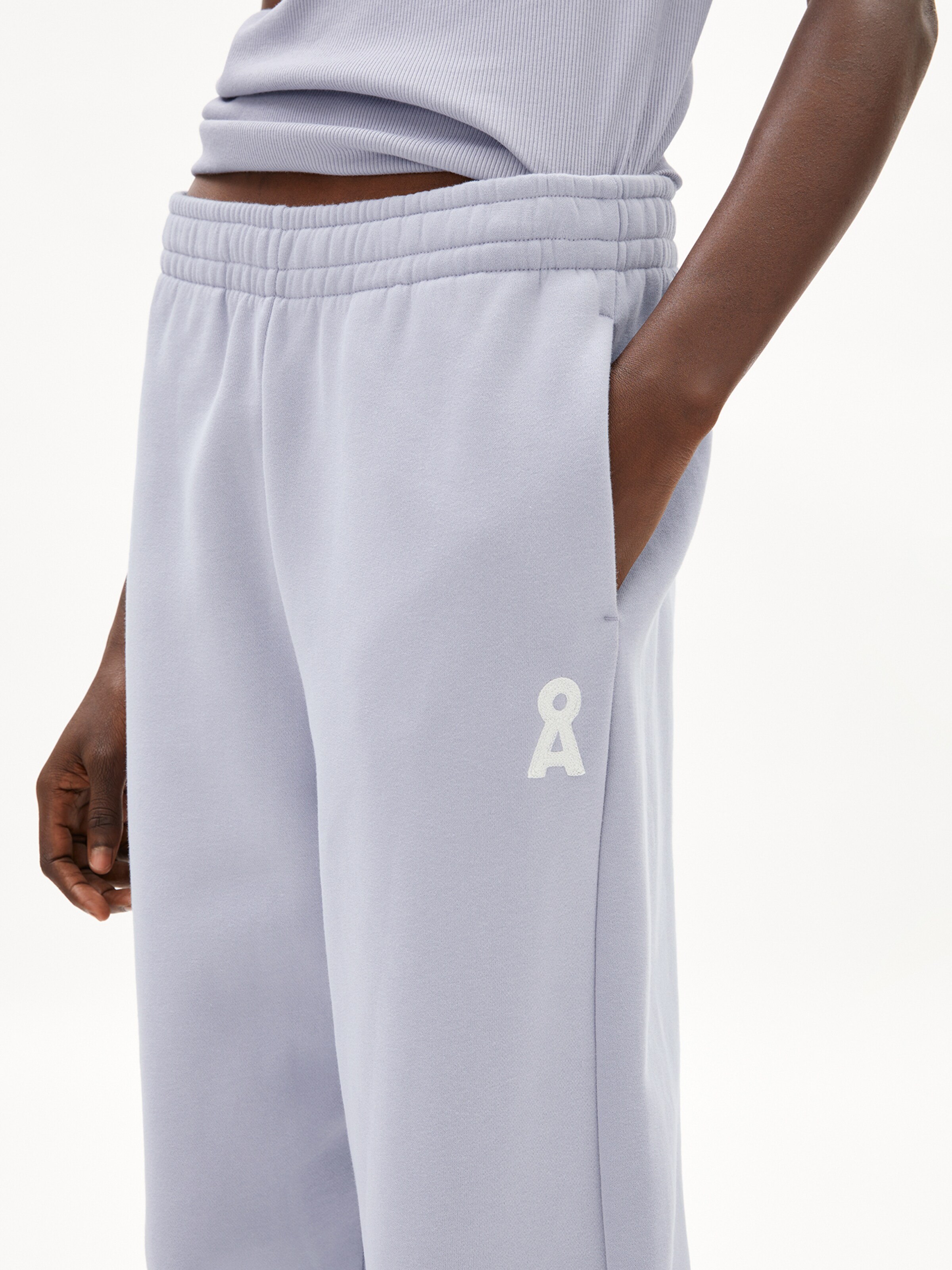 ARMEDANGELS Loosefit Sweathose 'ICONIC Å IVAARA' in Blau