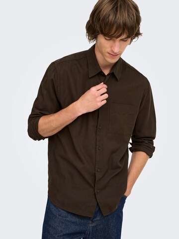 Coupe regular Chemise 'ONSMars' Only & Sons en marron