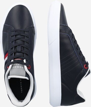 TOMMY HILFIGER Sneaker in Blau