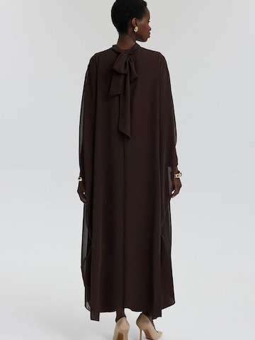 Robe 'Bat Sleeve Chiffon Dress' Touché Privé en marron
