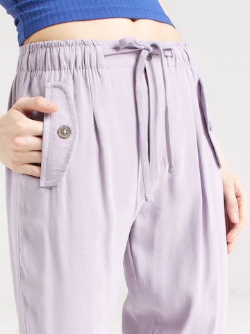 Stitch and Soul - Tapered Pantalón en lila