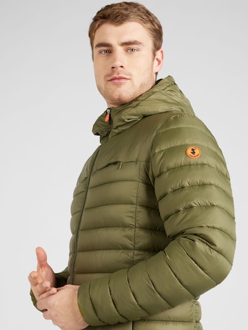 SAVE THE DUCK Демисезонная куртка 'Roman' в Зеленый