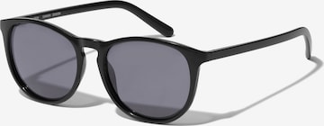 Lunettes de soleil 'Camilla' Pilgrim en noir : devant