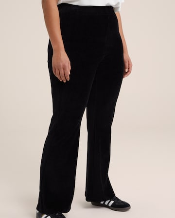 WE Fashion Flared Leggings in Black: front