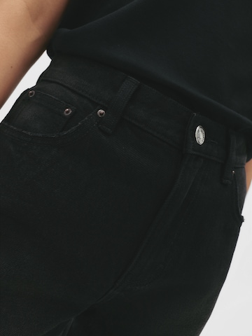 Pull&Bear Regular Jeans in Schwarz