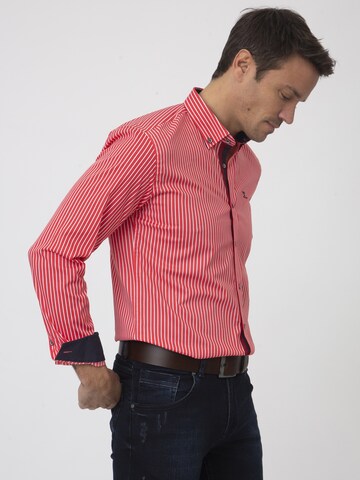 Regular fit Camicia 'Macher' di Sir Raymond Tailor in rosso