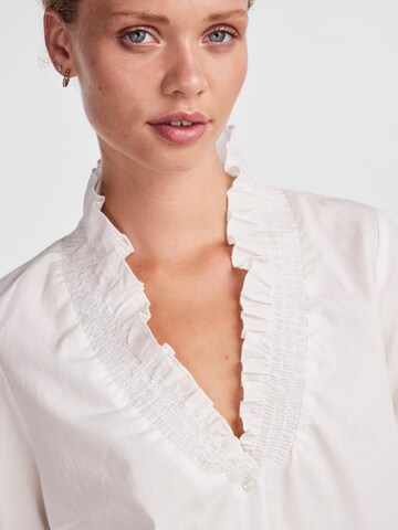 Camicia da donna 'SUNNY' di PIECES in bianco