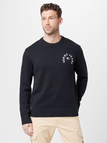 Tommy Jeans Sweater in Black: front