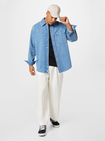 WEEKDAY Comfort fit Button Up Shirt 'Levetate' in Blue