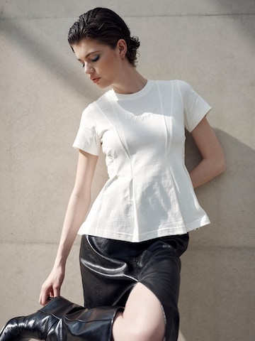 I want the moon Shirt 'ELEVATE Mona' in White