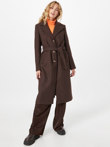 PIECES Between-Seasons Coat 'Josie' in Brown: front