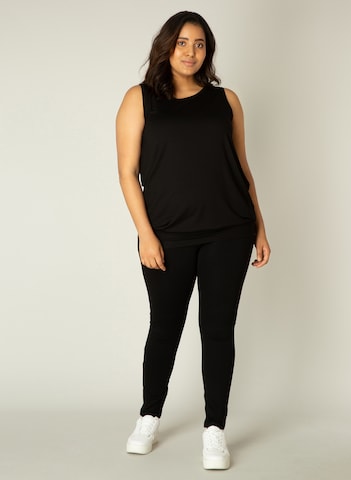 BASE LEVEL CURVY Top 'Yasmina' in Black: front