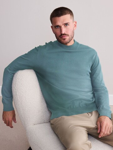 Next Pullover i grå
