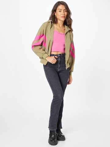 Urban Classics Between-Season Jacket 'Crinkle Batwing' in Green