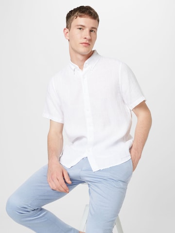 Abercrombie & Fitch Regular Fit Skjorte i hvid