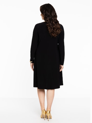 Yoek Dress in Black