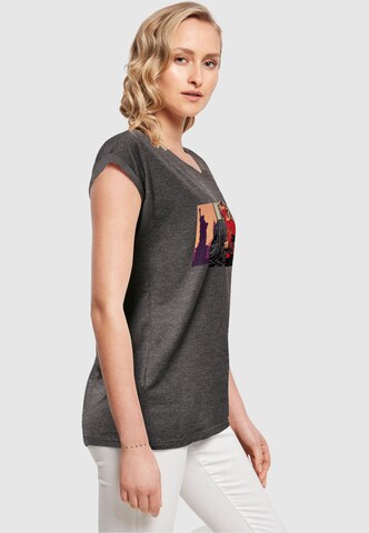 Merchcode T-Shirt 'Grand Red Girl' in Grau