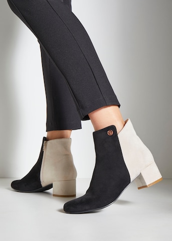 LASCANA Ankle Boots in Beige: front