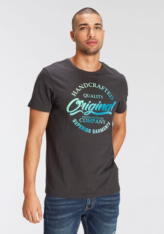 AJC Shirt in Grau: Vorderseite