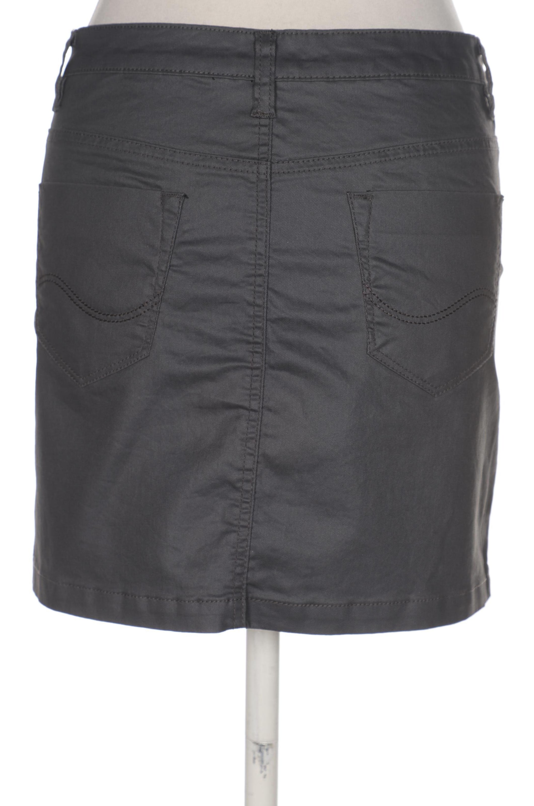 VILA Skirt in M in Grey