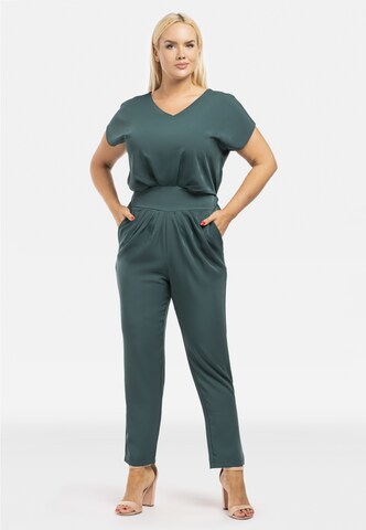 Karko Jumpsuit ' DORATA ' in Groen: voorkant