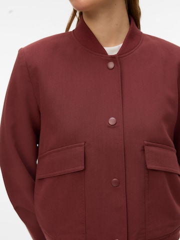 Veste mi-saison 'VMAMALA' VERO MODA en rouge