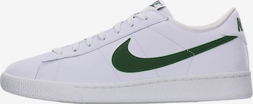 Baskets basses 'CLASSIC' Nike Sportswear en blanc : devant