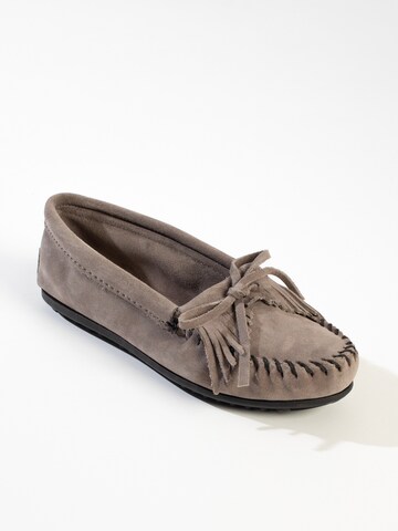 Mocassin 'Kilty' Minnetonka en gris